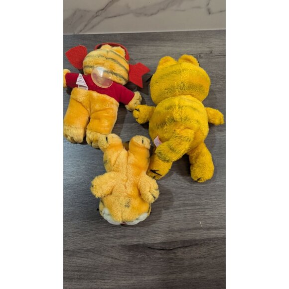 Vintage Garfield Plush Toy Set With Love Struck Valentines Day Theme - Picture 4 of 9